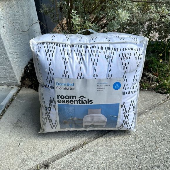 Room Essentials Black White Dorm Comforter - Picture 1 of 4